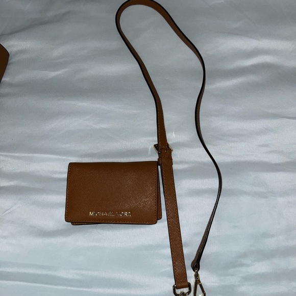 Michael Kors Handbag With Matching Wallet - Picture 7 of 10